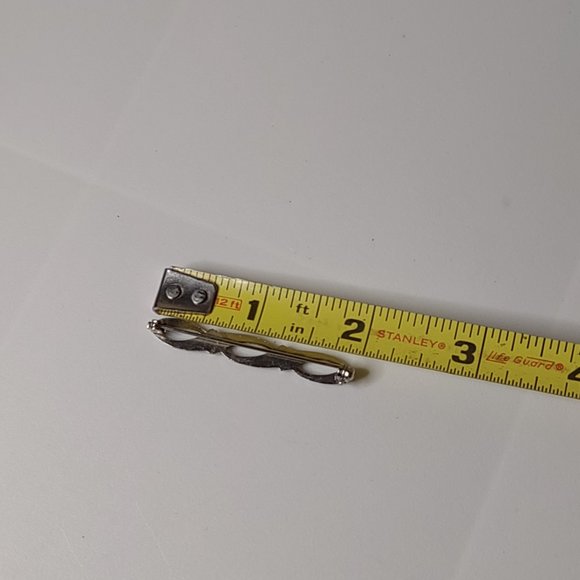 Pretty 2 Inch Silver Tone Brooch - Picture 9 of 10